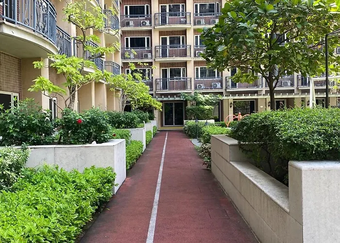 Monarch Parksuites 1br With Balcony Apartment