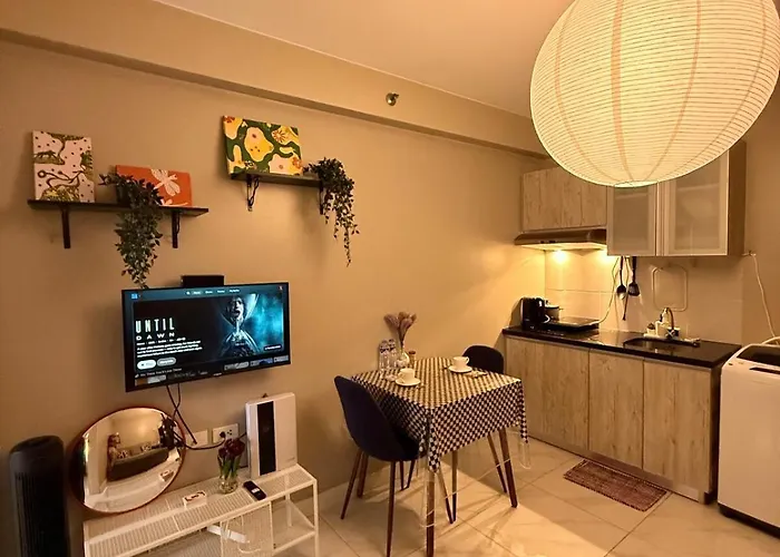 Monarch Parksuites 1br With Balcony *