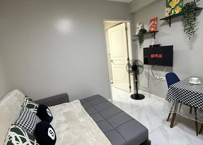 Monarch Parksuites 1br With Balcony *