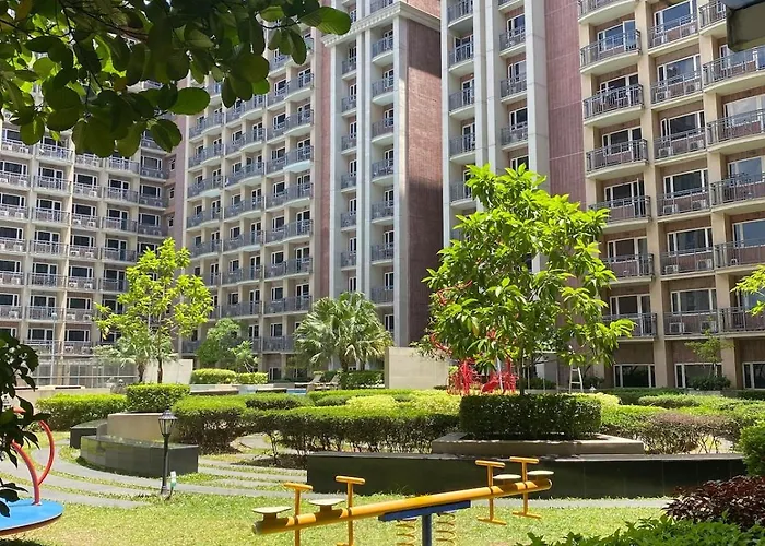 Apartment Monarch Parksuites 1br With Balcony