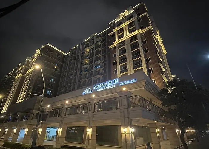 Monarch Parksuites 1br With Balcony *