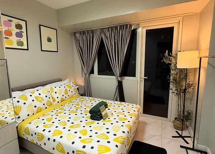 Monarch Parksuites 1br With Balcony Apartment